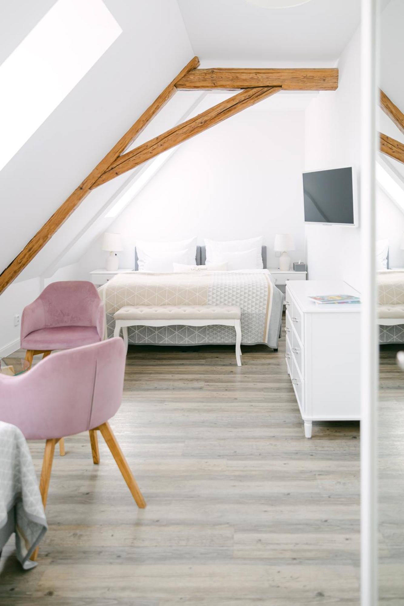 Na Kmine Hotel Obristvi Luaran gambar