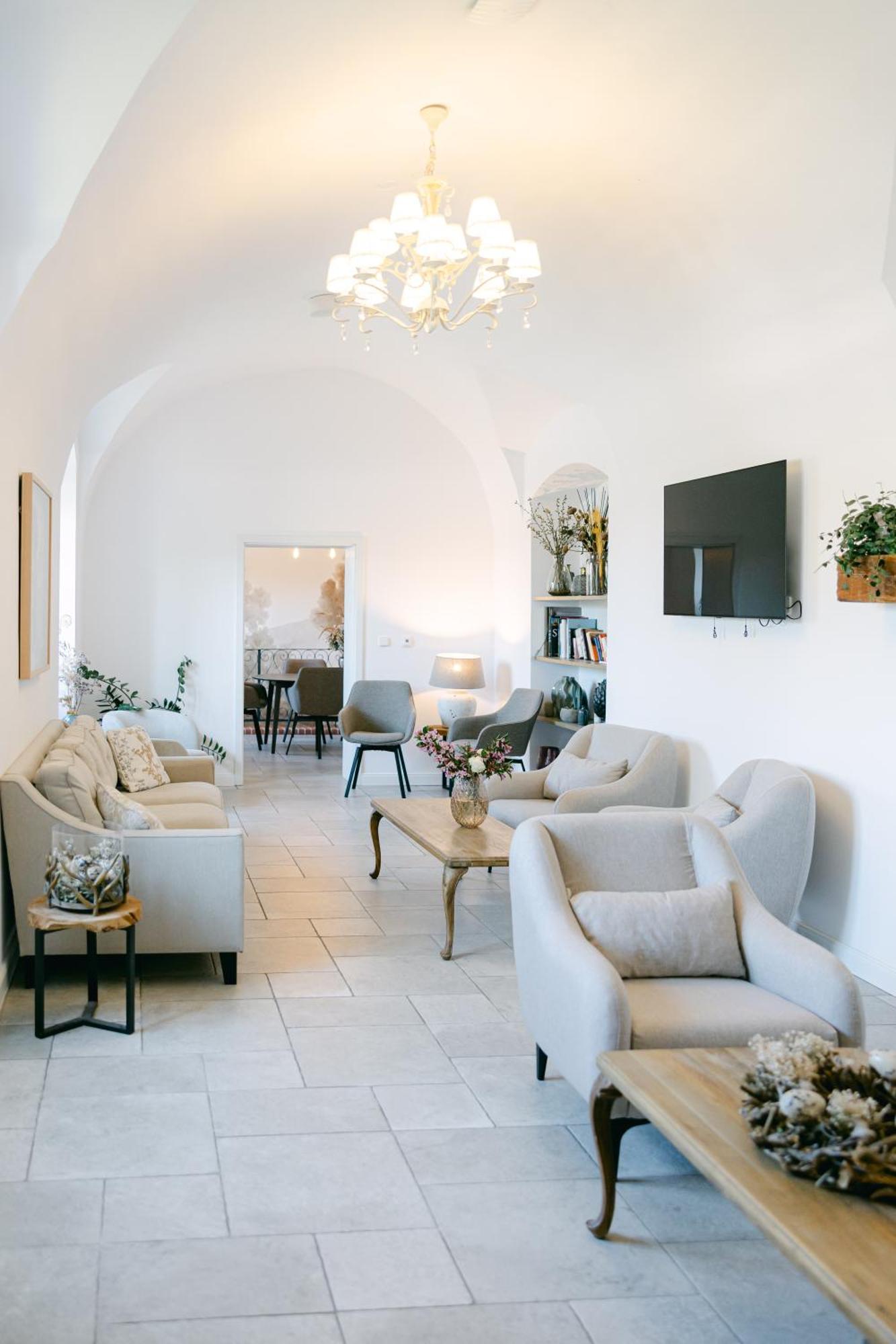 Na Kmine Hotel Obristvi Luaran gambar