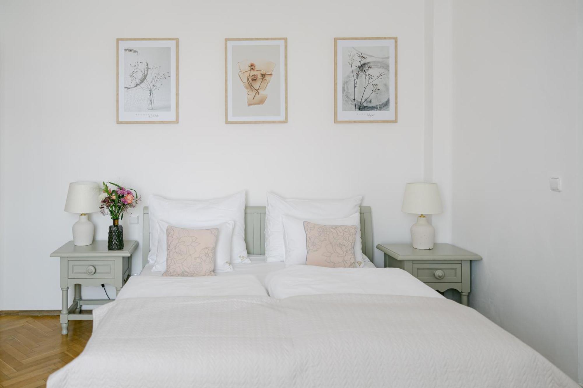 Na Kmine Hotel Obristvi Luaran gambar