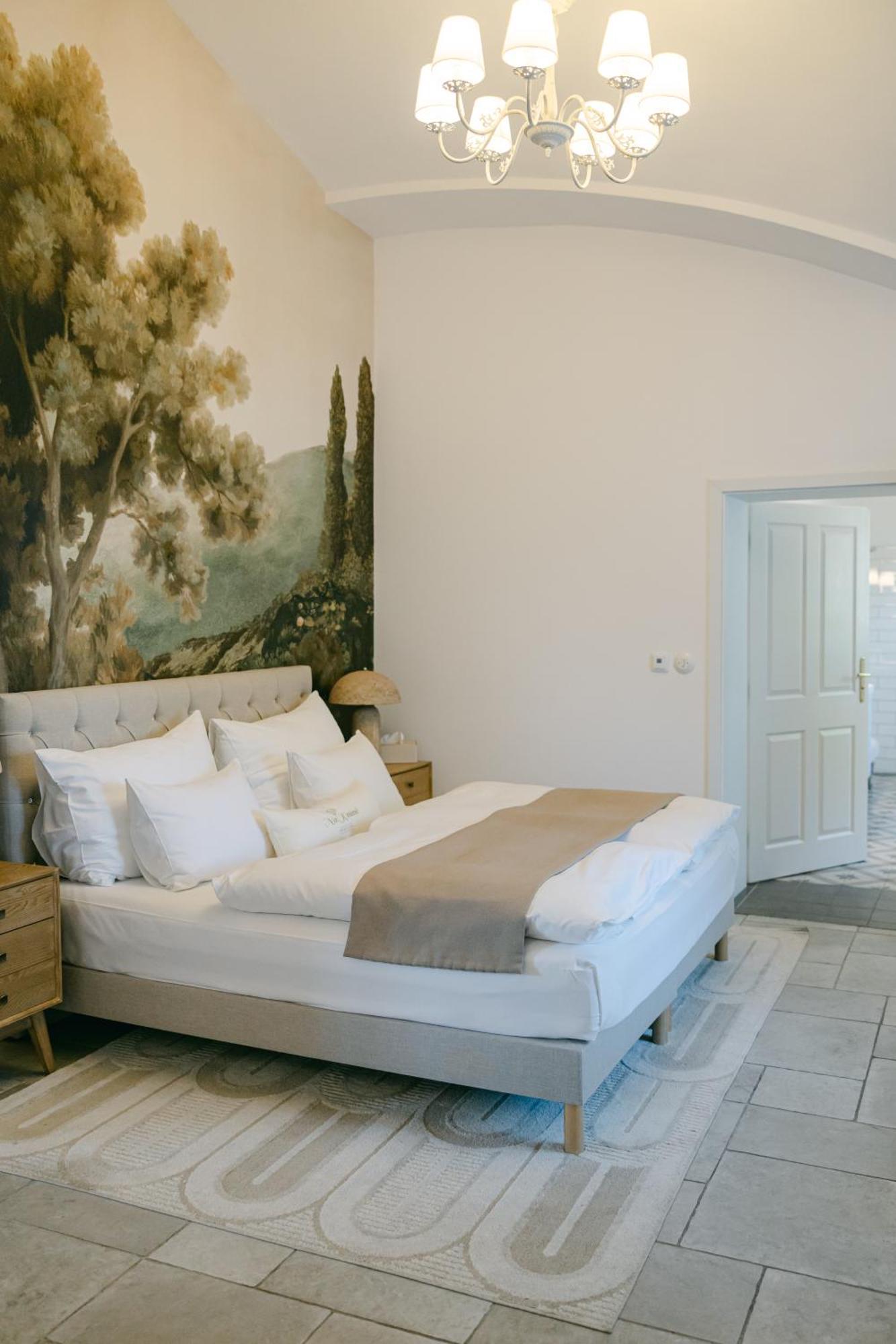 Na Kmine Hotel Obristvi Luaran gambar